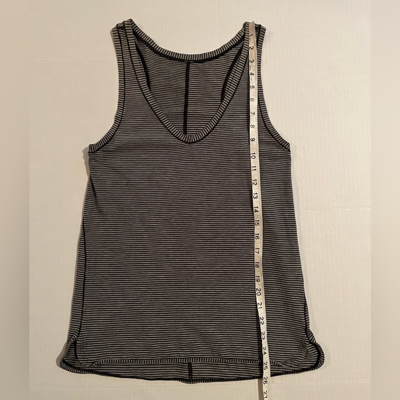 Lululemon Circadian tank top soft black gray stripe medium - Picture 4 of 6